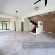 Rare 3 Storey Superlink end lot