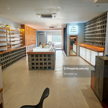 1st floor shop lot to rent 