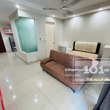 Damansara Studio Facing Pool with Stove & Hood 