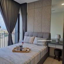 Luxurious Fully Furnished Unit at Skyluxe Service Apartment for Sale!