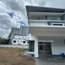 3 stories Semi D Corner lot 
