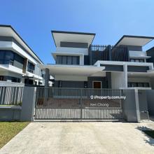 End lot Freehold Terrace House for sale. Call us for more details