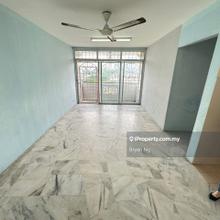 Kept Well Condition , Actual Unit , Non Bumi Lot , 1 Car Park