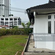JB Taman Molek Corner Lot Unit 1.5 Storey Terrace House Near Permas
