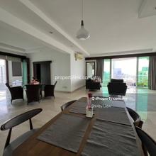 Refurbished Apartment, Hilltop Breezy, KLCC View, Cozy Big Balcony 