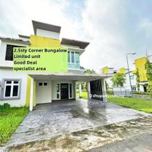 Corner unit, new 2.5 storey Bungalow, 6r6b, club house, good deal