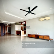 The View Condominium (Twin Towers) in Batu Uban.