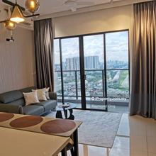 Stylish Trion Theme Fully Furnished House With Car Park