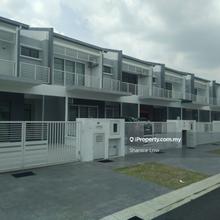 Lakeside Residences Puchong Jaya 2 storey 22x75 5rooms 4baths for Rent