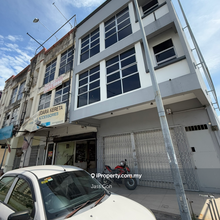 Klang Persiaran Raja Muda Musa 3 stry freehold shop