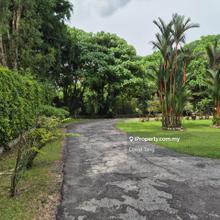 A Large Land Area Has Ample Space To Accommodate Plenty Of Car Parks.