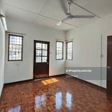 Exclusive listing - keys on hand 