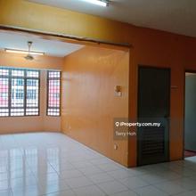 Permai Villa Puchong Apartment in Good condition Puchong Permai