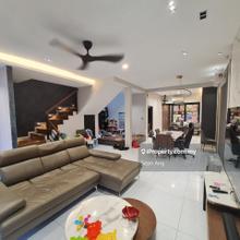 Limited move in condition, fully extended, fully renovated 2sty unit!