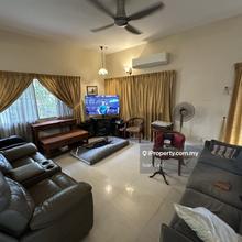 Very Nice! Walking Distance to Shoplots!