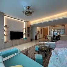 Well Maintained Nice unit with Face East n Large Kitchen Design