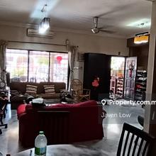 Renovated & well maintained unit 