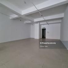 Freehold/Non Bumi/Strata Title/Suitable Office or Retail use/Repainted