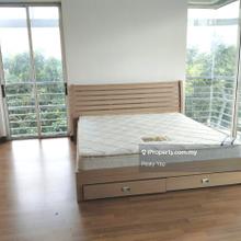 Walking distance to MRT Station and amenities