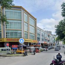 Taman Equine Corner Shop Lot For Sale