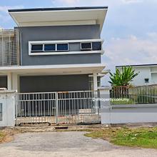 Stylish Semi-D in Bandar Seri Coalfields . Freehold . 5r5b