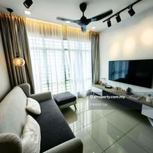 2 Car Parks, Full Renovated High Floor 650 sq ft