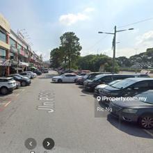 Pusat Perdagangan Selaseh Batu Caves 