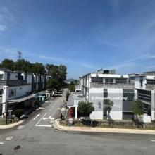 3 storey end unit Rimba Residensi 