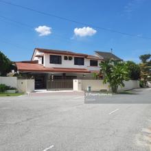 999 Years Leasehold Double Storey Corner Bungalow in Upmarket Area