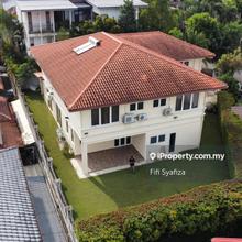 Ready to move in bungalow with garden area and pool in ttdi
