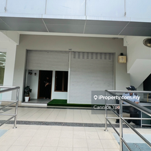 Walking distance to MRT and LRT 