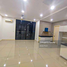 Four Bedroom Apartment with pool view 