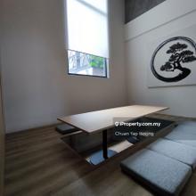 Modern 3-bed 2-bath unit with swimming pool view