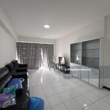 Freehold Corner Ocean Palm Condominium 