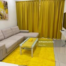 The Elements Fully Furnished Renovated Unit Freehold 825sf For Sale !!
