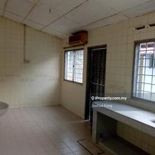 A single storey for sale in Taman Mawar, Puchong  