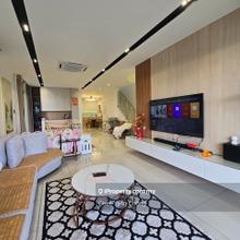2.5 Storey Cluster with modern renovation! grabit while it last!