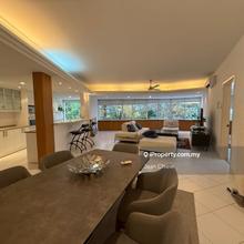 Spacious bright unit facing greeneries