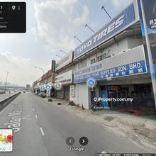 Npe highway facing industrial lot, high exposure