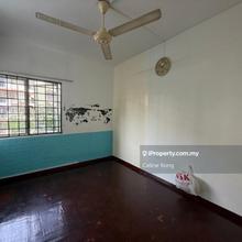 Walk to mrt kuchai lama, shop lot, restaurant & bank. low floor corner