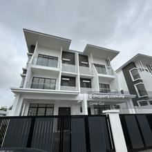 3 Storey Cluster Semi D for Sales