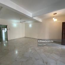 Good location near park walk to one utama and mrt 