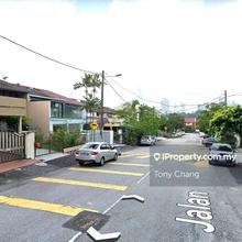 Renovated. Guarded Taman. Good Feng Shui racing South