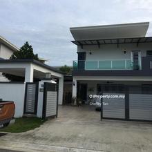 Fully Renovated Semi D for Sales