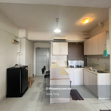 Main Place 1r1b studio unit freehold downstair mall & walking to lrt