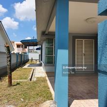 Spacious 1 storey semi d house sale