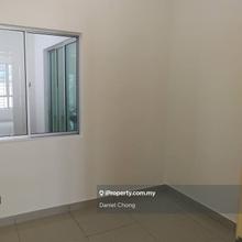 Below Market Value @ Oug Parklane @ Many Unit On Hand