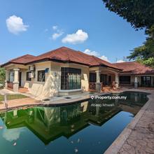 2 Sty Bungalow with Pool Sungai Buloh Golf Resort sbcr, Saujana Utama