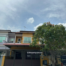 Field-facing furnished terrace in Botani for rent now