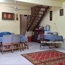 Rumah 'Cluster' Dua Tingkat Seksyen 18,Shah Alam ,Selangor